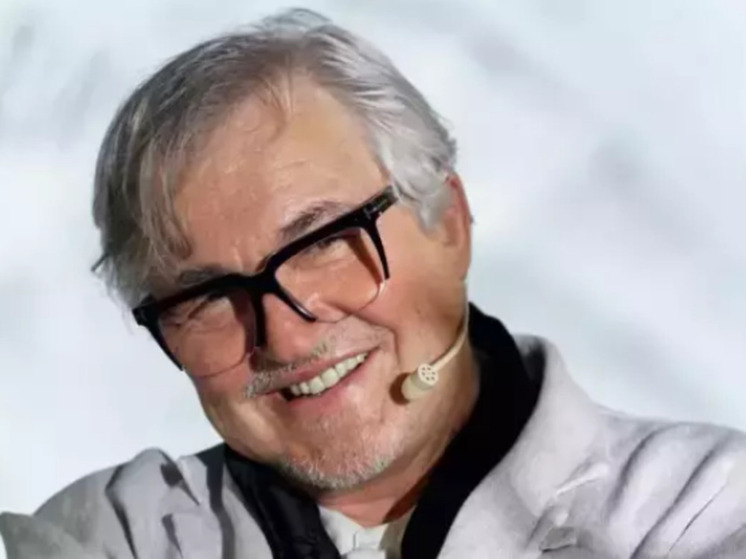 После скандала с расстегнутой ширинкой известный телеведущий Дмитрий Дибров может остаться без работы