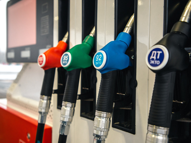 На АЗС в Тверской области водитель заправил полный бак, а заплатить забыл