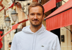 Даниил Медведев начал подготовку к новому сезону с самым лучшим спарринг-партнером: фото