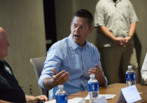 Министр транспорта США Шон Даффи предупредил о надвигающемся «туристическом армагеддоне» в предстоящие выходные, если Конгресс не примет закон о финансировании правительства