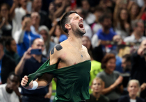 Легендарный сербский теннисист, который на прошлой неделе выиграл свой 101-й титул турниров ATP, Новак Джокович заявил, что краткость и сроки дисквалификации первой ракетки мира Янника Синнера из Италии в этом году за непреднамеренное нарушение антидопинговых правил были очень странными