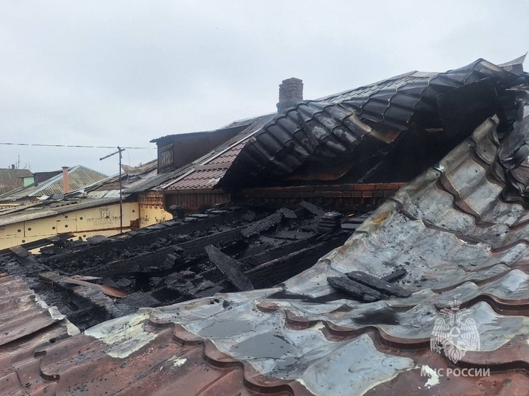 Дом на нескольких хозяев сгорел дотла в Ростовской области