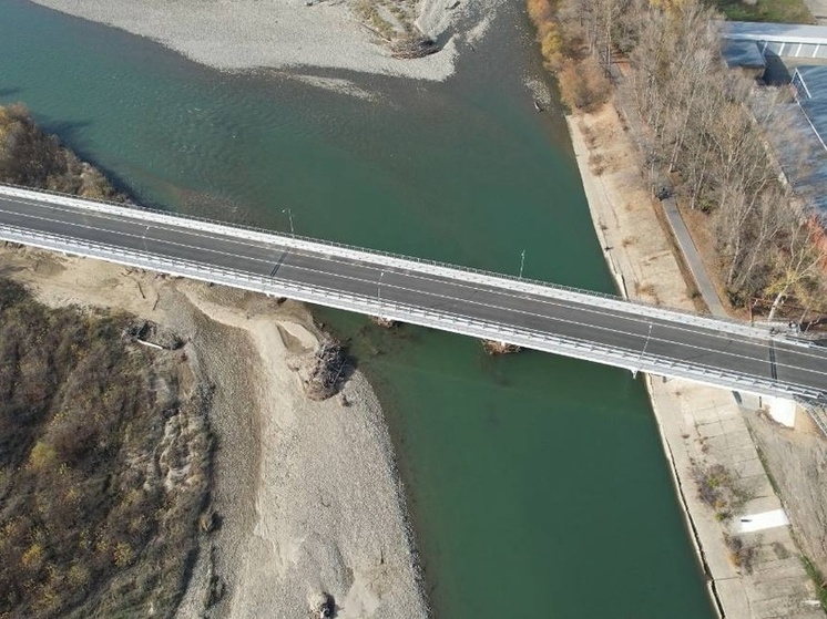 Мост между Лабинском и Адыгеей открыли после капремонта за более чем 400 млн рублей