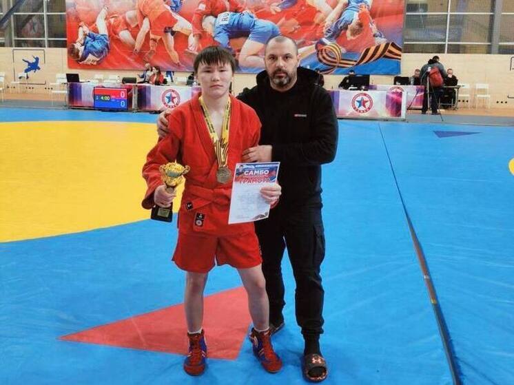 Новоуренгоец завоевал медаль на всероссийских соревнованиях по самбо