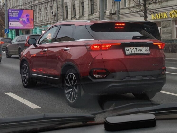 В Москве нашли редкий бессерийный кроссовер Lada X-Cross 5: авто сняли на фото