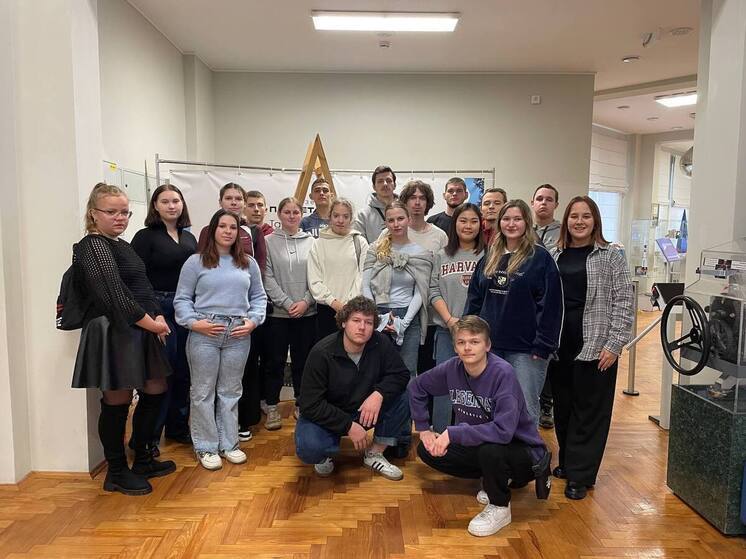 В пензенском планетарии провели экскурсию для слабослышащих студентов