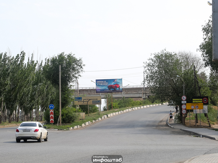 В Астрахани открыли реверсивное движение на Старом мосту через Волгу