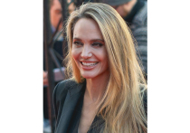 Как и предполагалось, детали триллера с пребыванием Джоли на Украине стали раскрываться после того, как группа сопровождения выбралась из Незалежной