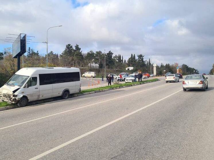 Девочка пострадала в ДТП с участием автобуса и кроссовера в Севастополе
