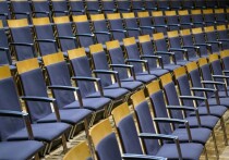 На фестивале «Уроки режиссуры» показали большую женскую трагедию в формате грустной сказки. Музыкальный миф «Яга» Молодежного театра Алтая им. В.С.Золотухина напомнил сюжет знаменитого сериала нулевых «Не родись красивой», только славянская Катя Пушкарева стала ведуньей, а в финале — трагическая пауза, зависшая в воздухе. 