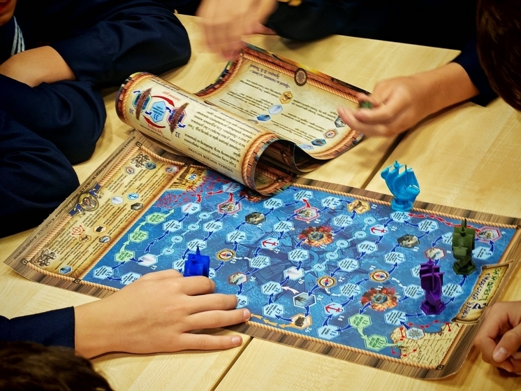 Школьники Шлиссельбурга опробовали настольные игры морской направленности