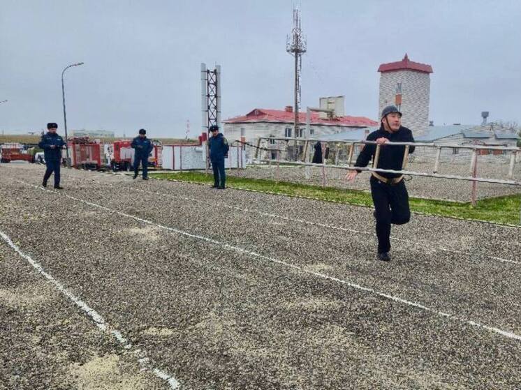 Калмыцкие огнеборцы проверили свои профессиональные знания и навыки