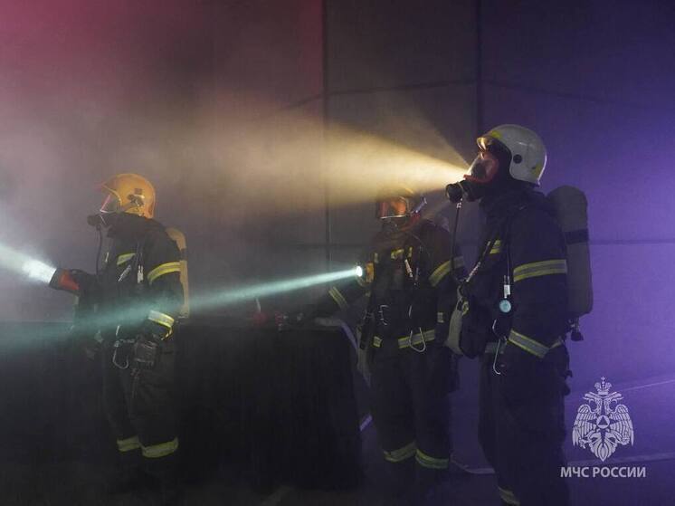 На сцене «Янтарь Холла» в Калининградской области разыграли учебный пожар