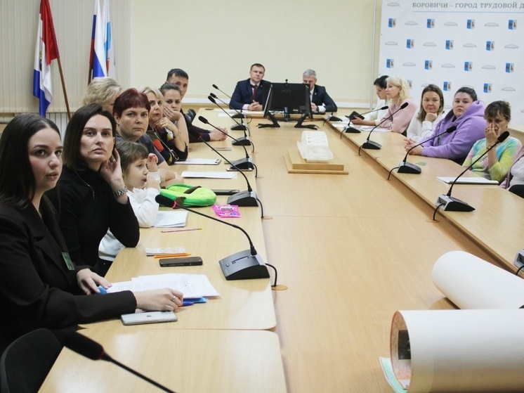 В Боровичском округе благоустроят территории четырех детских садов