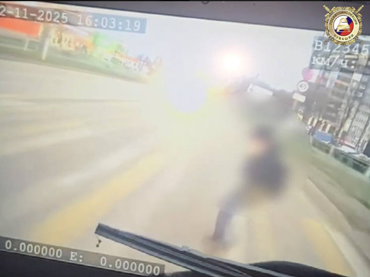 В Чувашии троллейбус насмерть сбил ребенка, который шел на "красный"