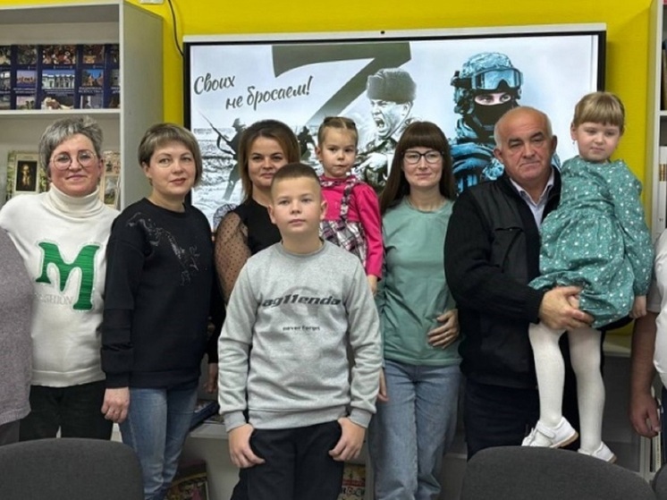 В Мантурово губернатор Сергей Ситников встретился с родственниками военнослужащих