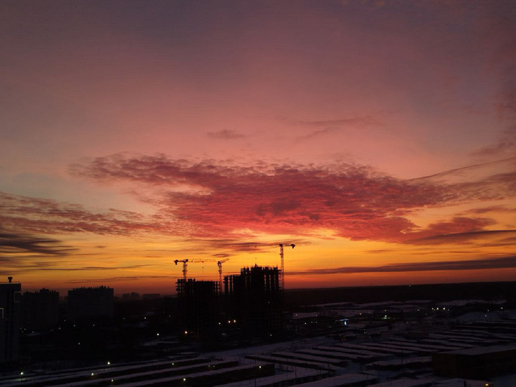 Рекордная магнитная буря уровня G4.7 кошмарит Землю: 13 ноября атака продолжится