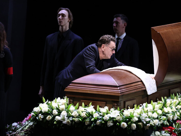 В театре Вахтангова простились с народным артистом России Владимиром Симоновым