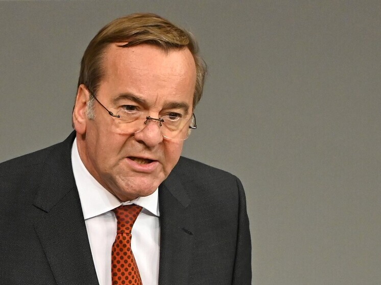 Министр обороны ФРГ рассказал, как армия страны пообещала не вести войны