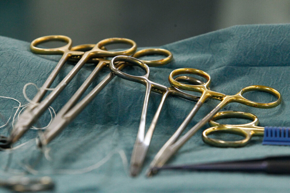 Московские хирурги удалили гигантскую липому у школьника