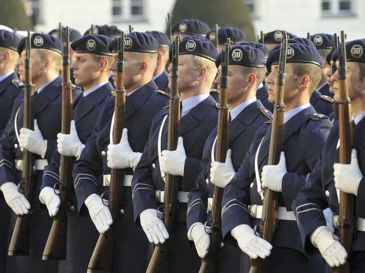 Bild: мужчины в ФРГ определённого возраста будут проходить медосвидетельствование