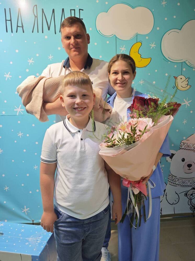 В ЯНАО первая семья из Донбасса получила окружной маткапитал