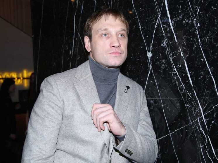 Михаил Тройник появился на вечере Алексея Козлова без Юлии Пересильд