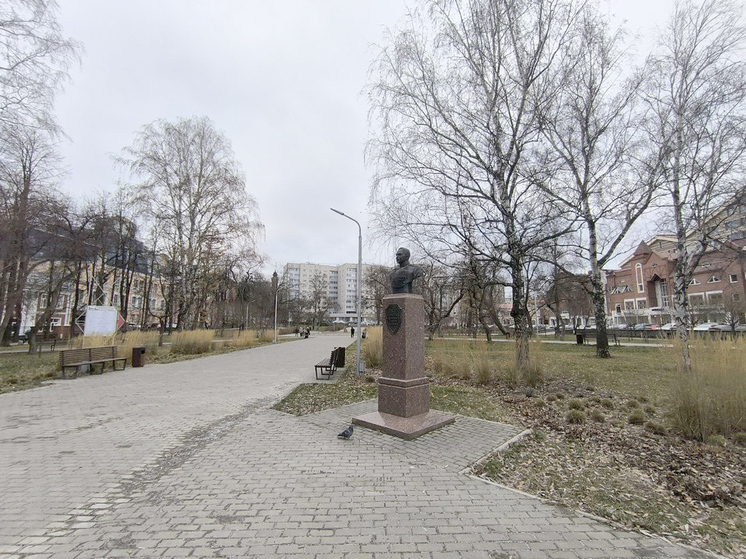 18 ноября 1943 года за отвагу, проявленную в боях за Отечество с немецкими захватчиками, за стойкость, мужество, дисциплину, организованность, за героизм личного состава Уральскому добровольческому танковому корпусу было присвоено почётное звание Гвардейский