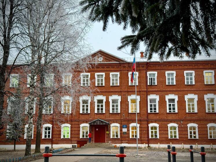 В Макарьеве губернатор Костромской области посетил школу №2