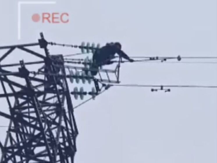 В Выборгском районе установили на линии электропередачи «умные» устройства