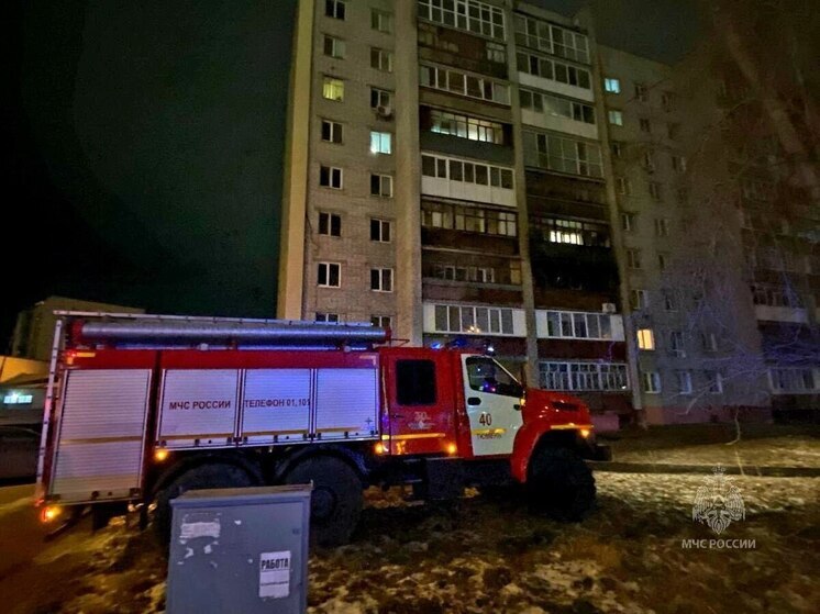 Пожар в Тюмени: спасатели эвакуировали 14 человек