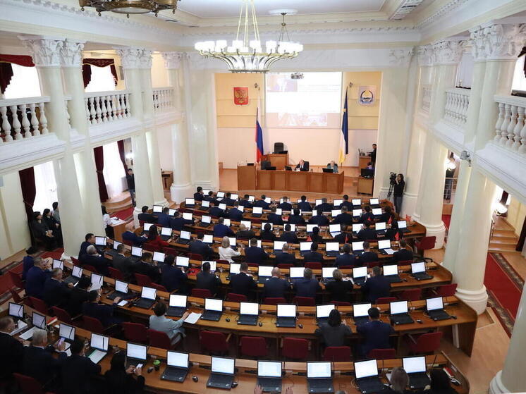 Народный Хурал Бурятии принял бюджет на 2026 года в первом чтении с дефицитом 7,9 млрд рублей
