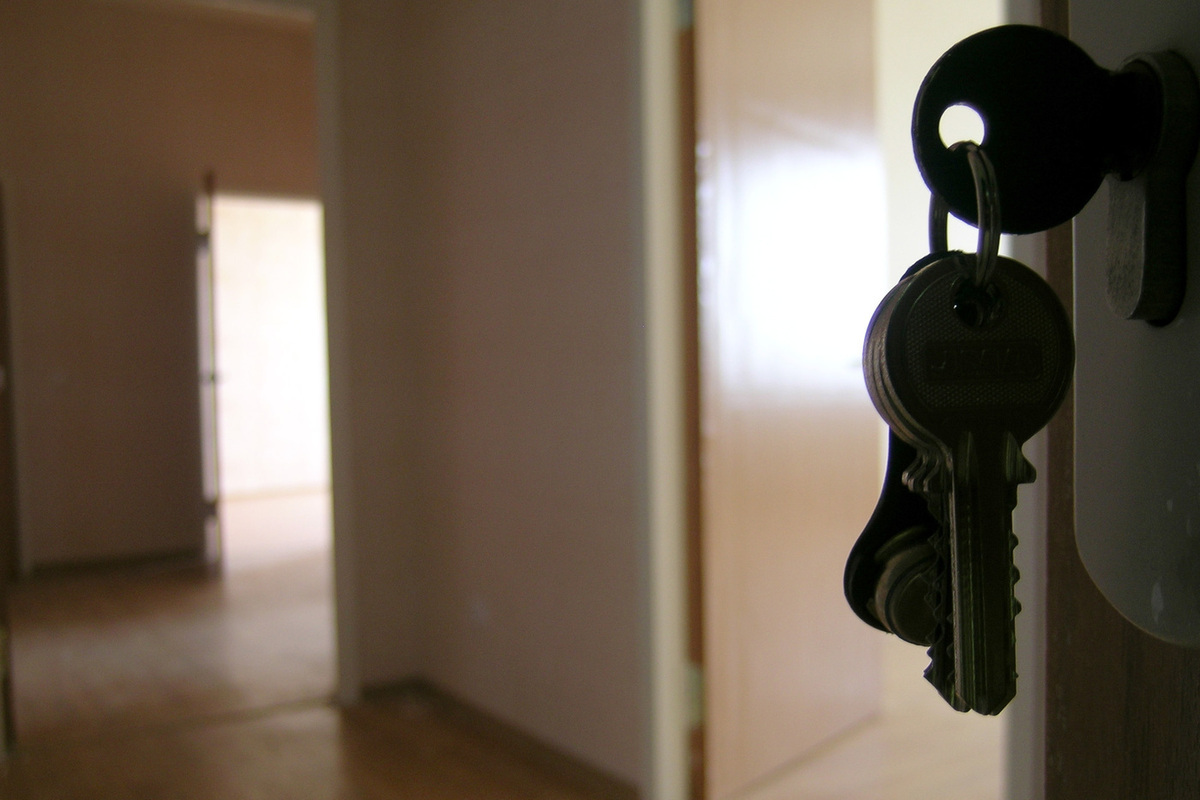 Очередная пенсионерка оставила очередную жертву с ипотекой и без жилья, сославшись на мошенников