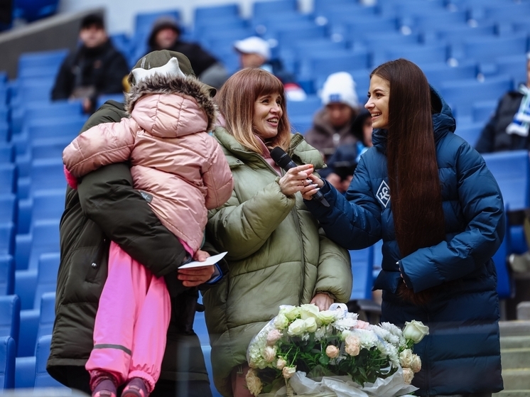 Болельщики «Крыльев Советов» узнали пол ребенка на стадионе перед игрой