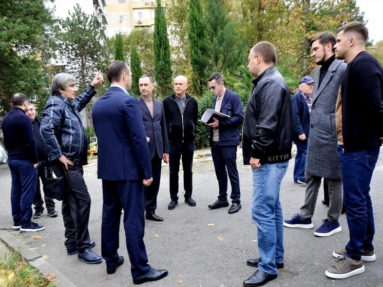 Депутат Тепляков потребовал предметного решения вопросов освещения и ливневок в микрорайоне Макаренко в Сочи