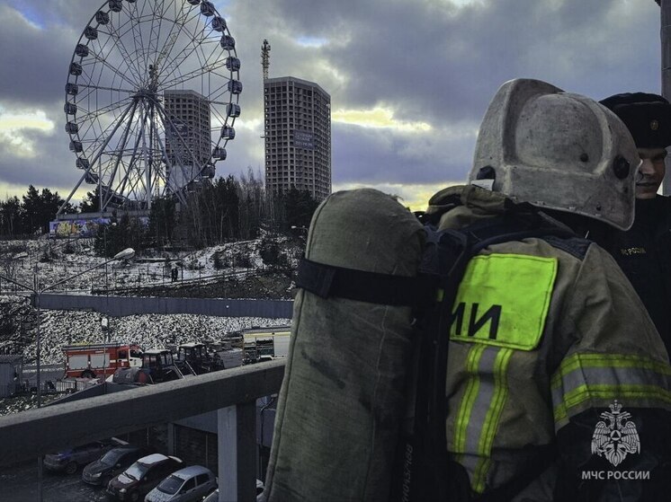 Учения по спасению людей и ликвидации пожара прошли в ТЦ Екатеринбурга