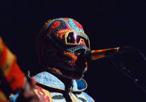 Цифровая революция в искусстве достигла своего акустического рубежа. Об этом CBS News (статью перевели ИноСМИ). Мелодии, рожденные в недрах алгоритмов, теперь на слух неотличимы от творений человека. Согласно масштабному международному опросу, подавляющее большинство людей — 97% — потеряли способность распознавать, где заканчивается мастерство музыканта и начинается код искусственного интеллекта.