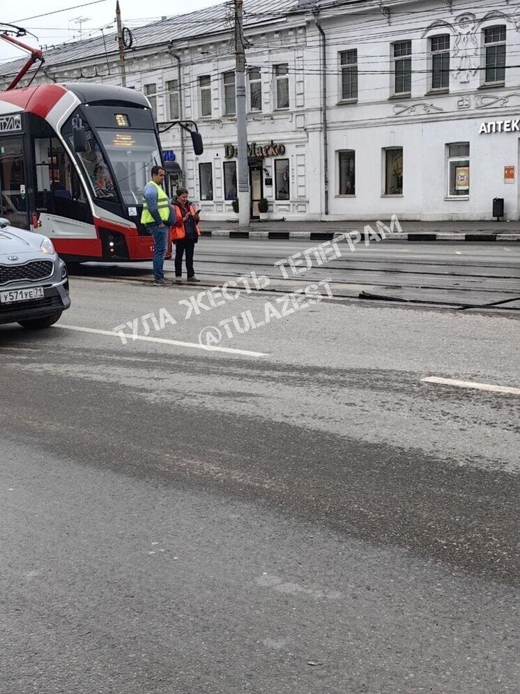 Из-за выскочившего рельса на Советской в Туле остановили движение трамваев