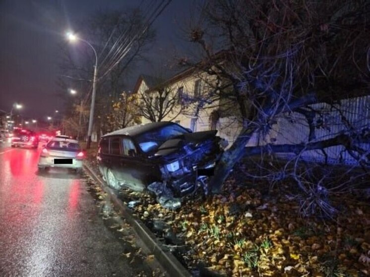 ДТП на Гастелло: мощный внедорожник вылетел на встречную полосу