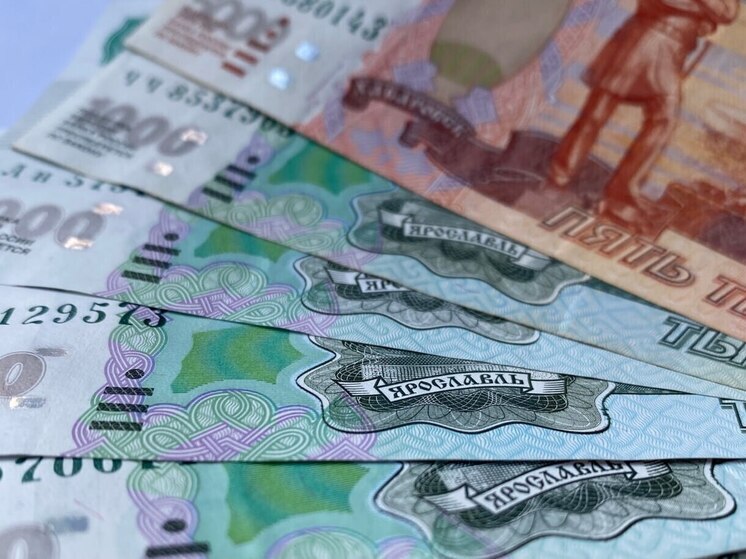  ВТБ выяснил, сколько свободных денег россияне хранят на карте