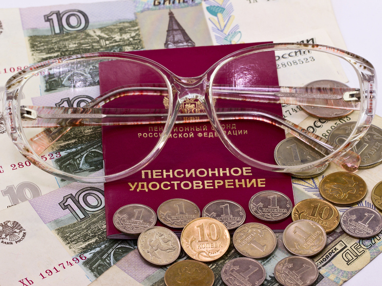 Полицейские Коряжмы вернули пенсионерке похищенный миллион рублей