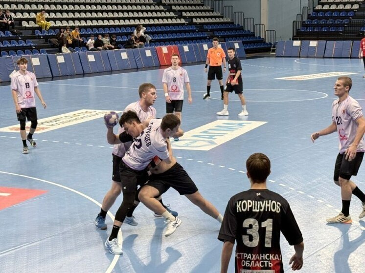  Астраханские гандболисты дважды проиграли в Подмосковье