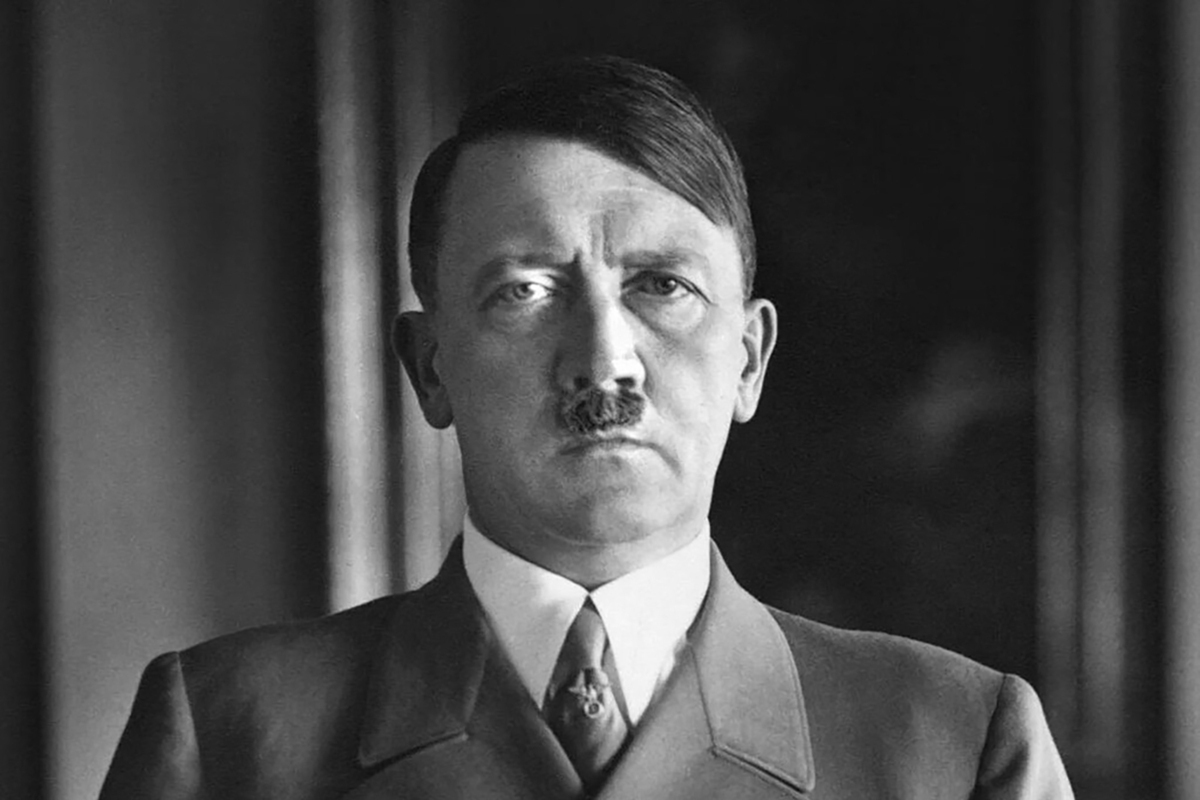 Мутант с микропенисом: генетики изучили ДНК Гитлера