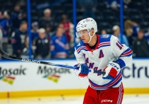 Главной русской звездой прошедшего игрового дня, да и всей последней недели, в Национальной хоккейной лиге, стал нападающий клуба «Нью-Йорк Рейнджерс» Артемий Панарин