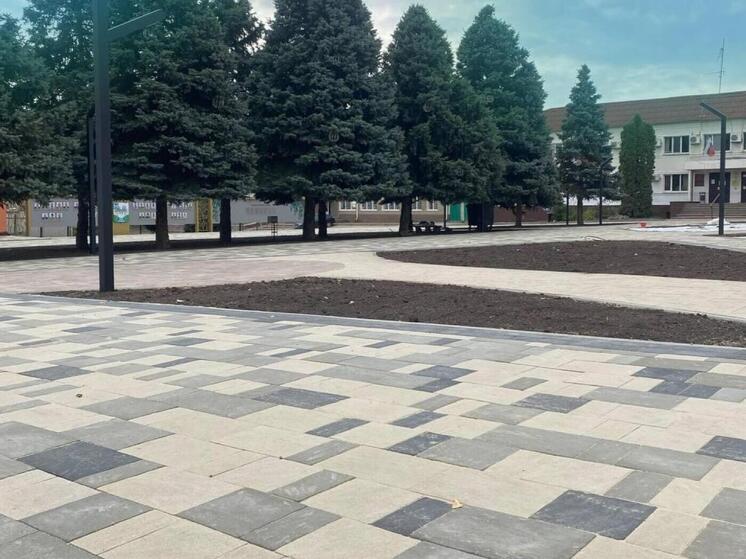 В Ракитном благоустроили Советскую площадь