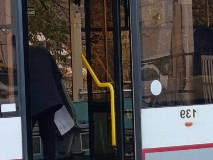 Получивший ножевые ранения в трамвае на ЖД вокзале в Ростове мужчина выжил