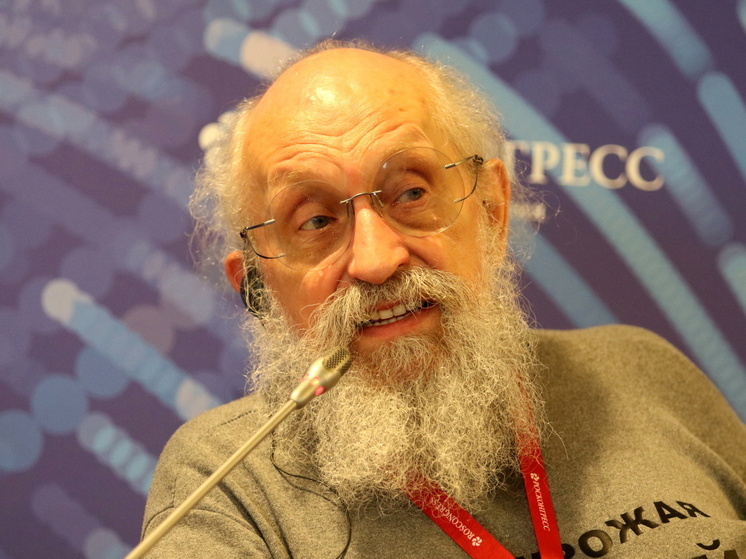 Вассерман перестал носить культовый жилет