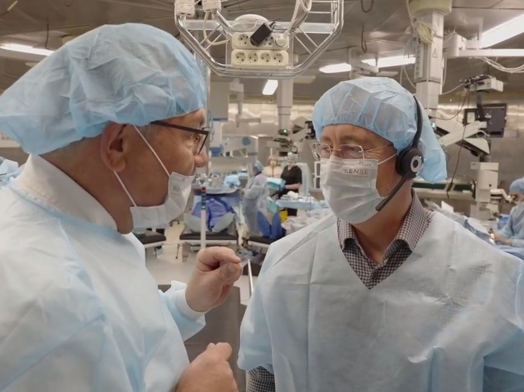 Калужский губернатор посетил операционную «Микрохирургии глаза»