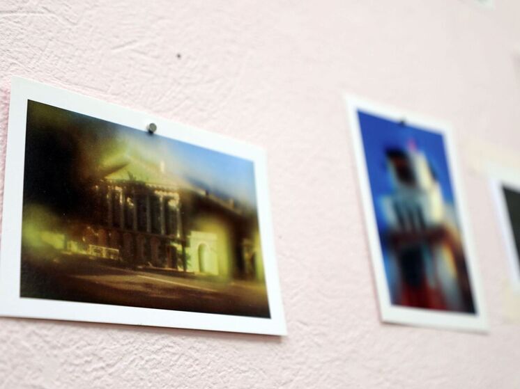 Фотовыставка «Неправильный монокль» представлена в библиотеке №15 Вологды (0+)