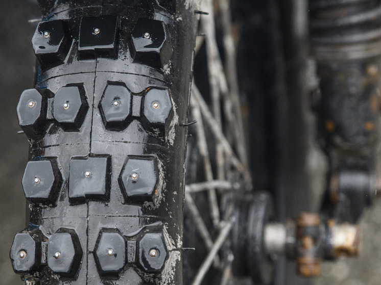 В Калифорнии подросток на мотоцикле влетел в машину и бегал весь в огне